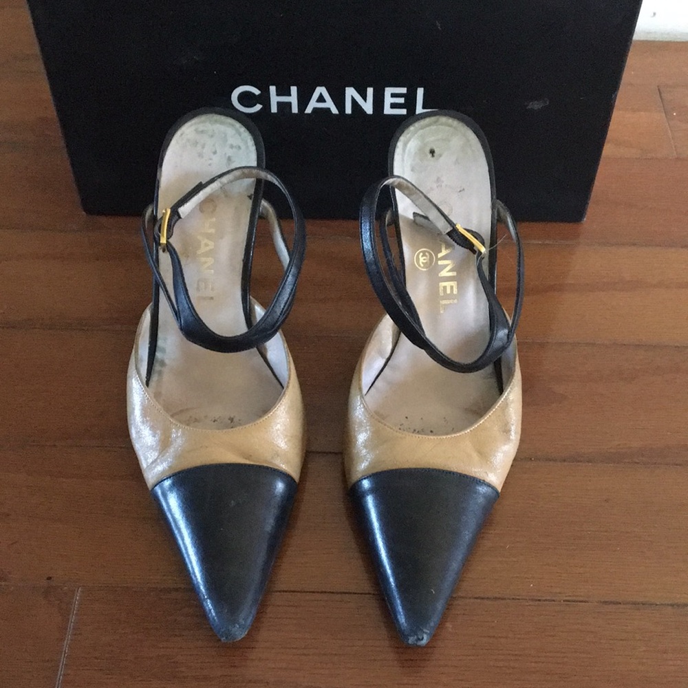 Authentic CHANEL Heels. Sz. 37. Black/Dk. Beige